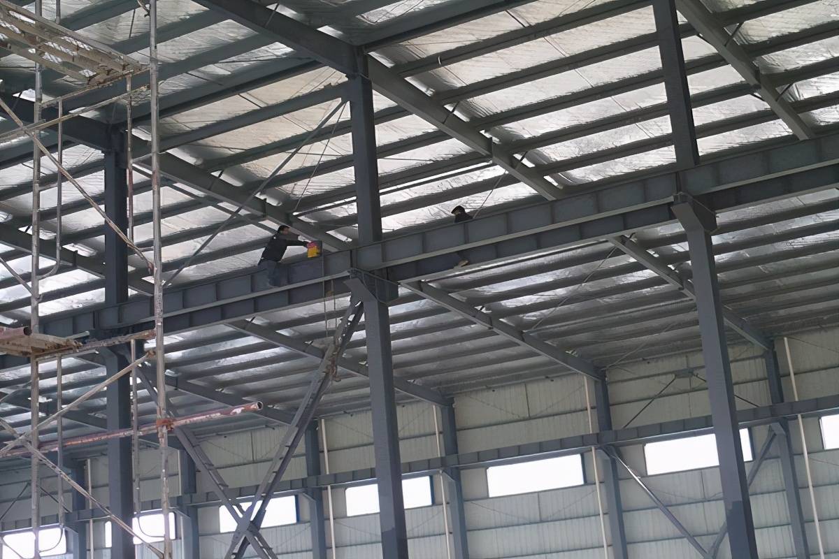 广西南宁银双轻凭钢活动厂房_有凤岗塘厦钢厂房出售吗_钢结构厂房图