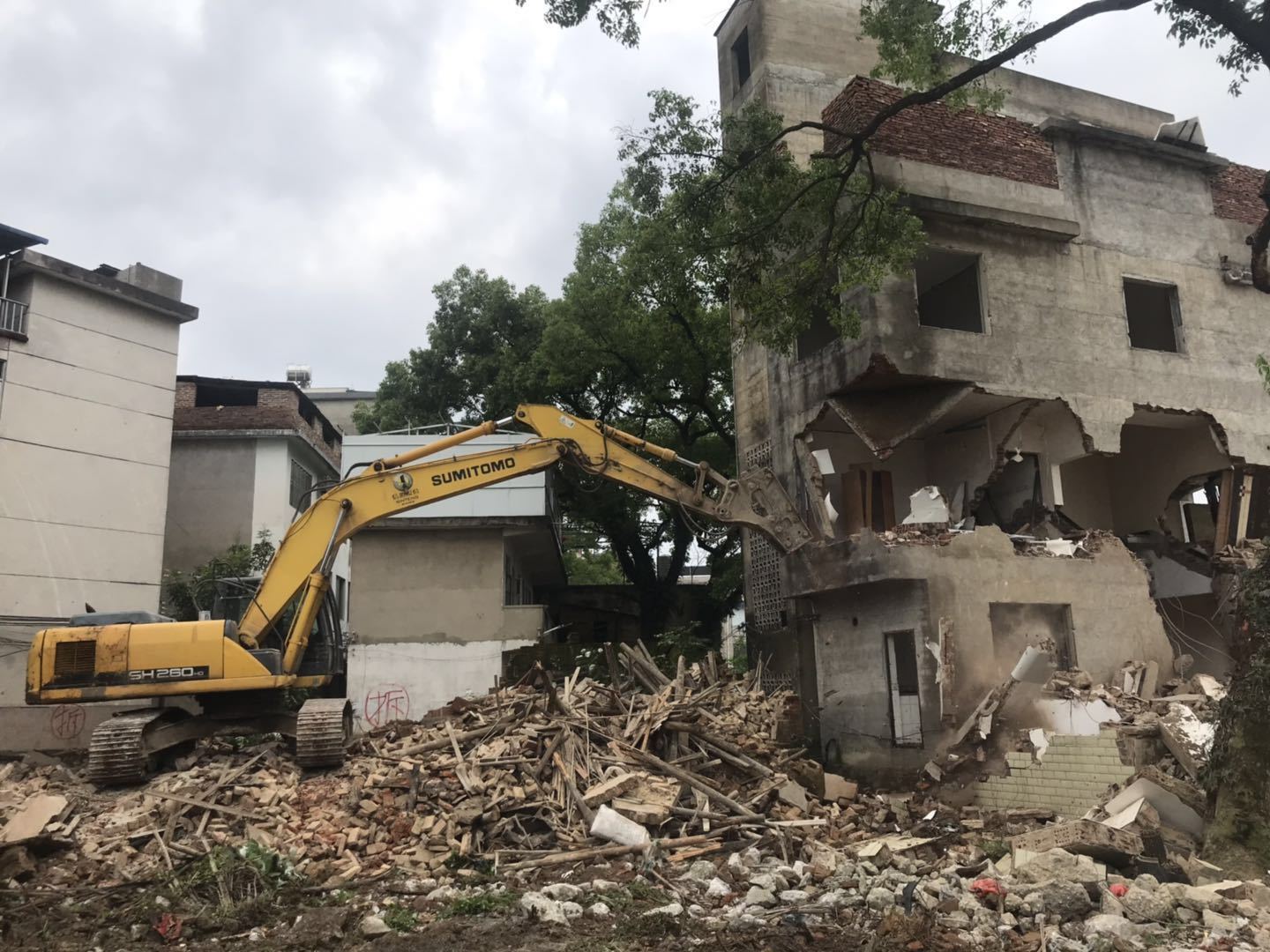 钢结构厂房拆除工程施工方案_厂房拆除工程报价清单_砖混厂房拆除方案
